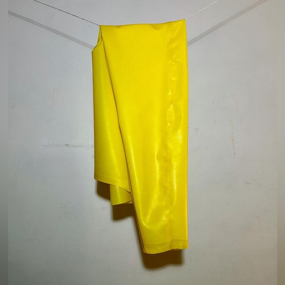 bright yellow latex legging by sensitive architecture latex - Picture 5 of 11